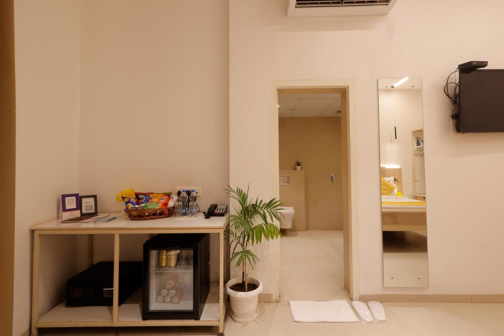 Hotel Varuna Varanasi Bagian luar foto