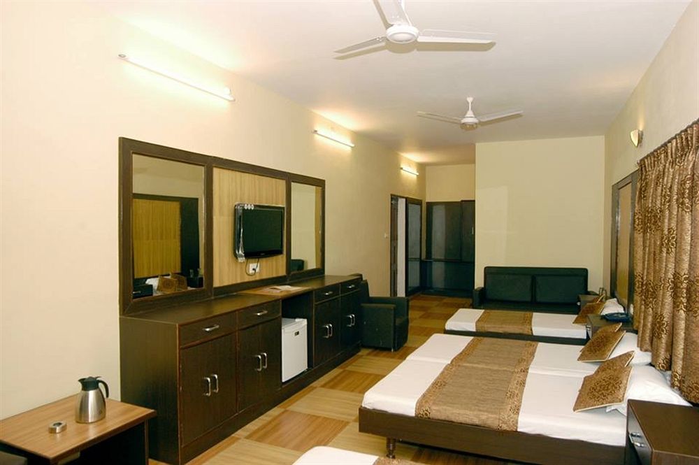 Hotel Varuna Varanasi Bagian luar foto