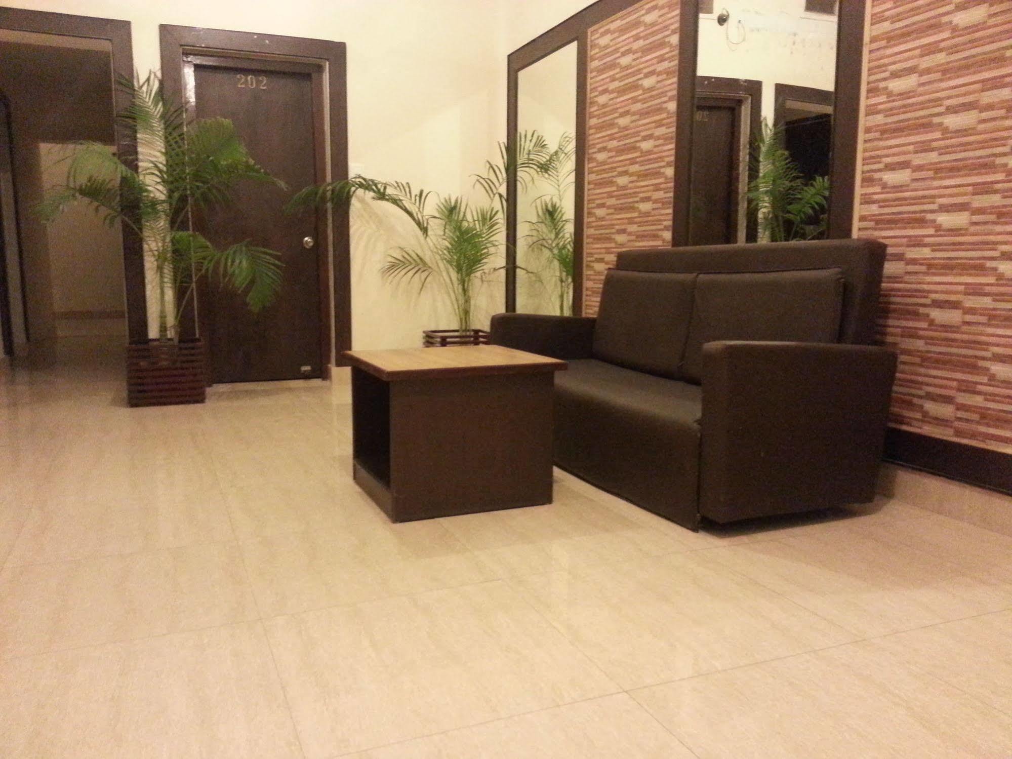 Hotel Varuna Varanasi Bagian luar foto