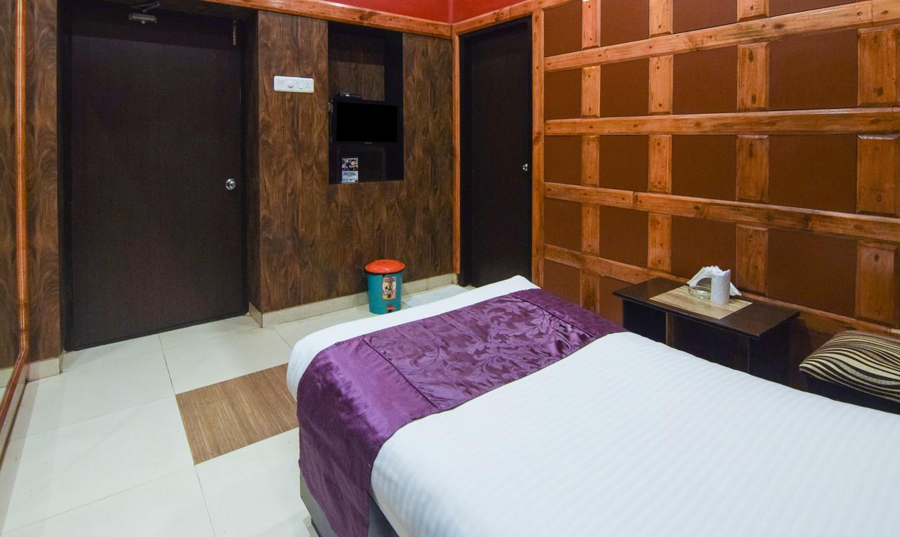 Hotel Varuna Varanasi Bagian luar foto