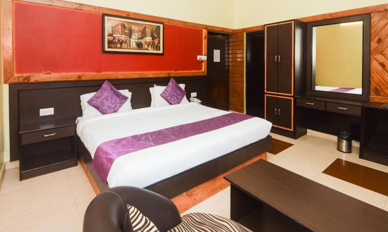 Hotel Varuna Varanasi Bagian luar foto