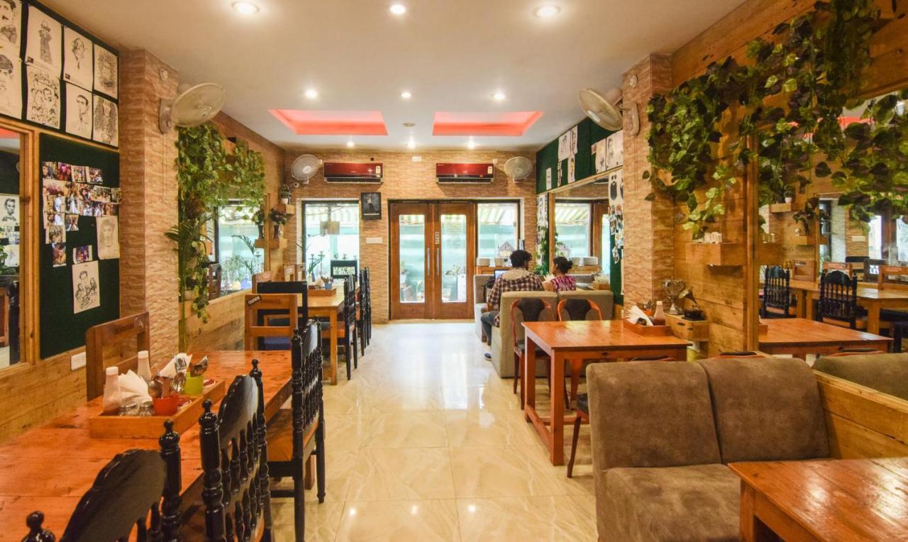 Hotel Varuna Varanasi Bagian luar foto