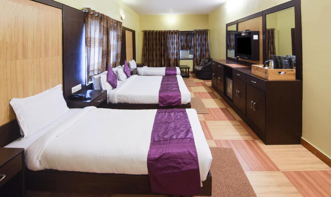 Hotel Varuna Varanasi Bagian luar foto