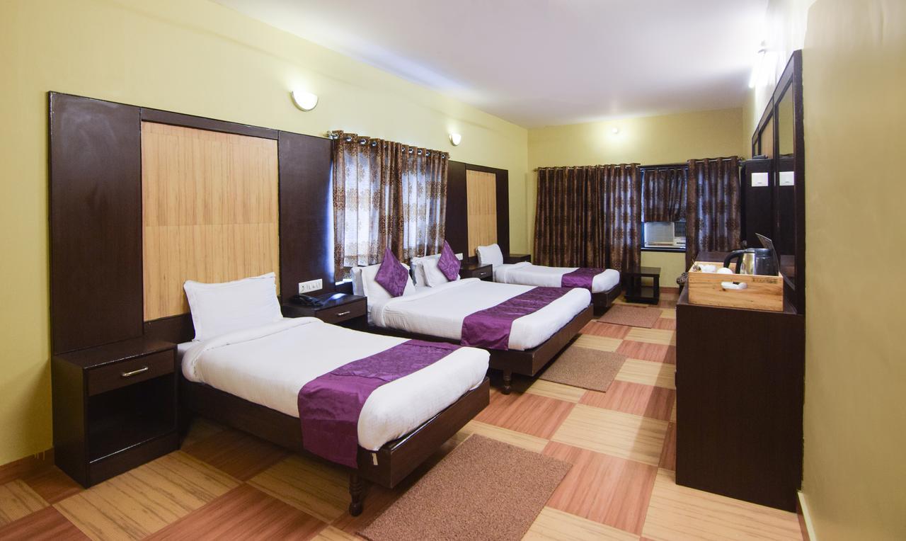 Hotel Varuna Varanasi Bagian luar foto